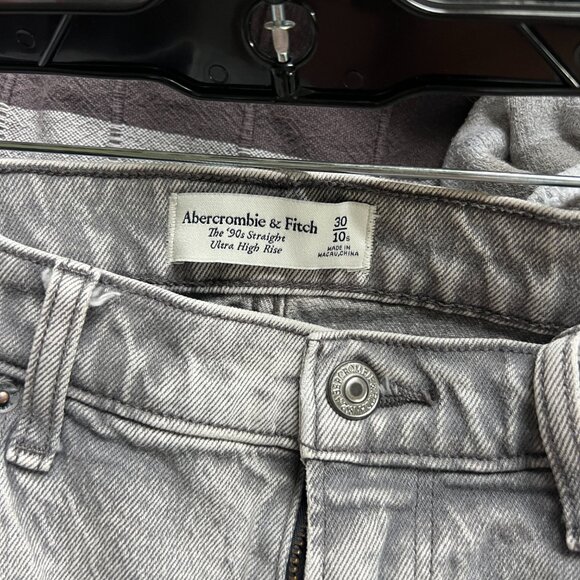 Abercrombie & Fitch gray denim high rise straight leg crop, Size 10 - Picture 7 of 7